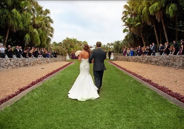 Recently Engaged?  Imagine yourself saying "I Do" in your very own tropical wonderland! 💚🥂
.
#fairchildweddings #beautifulplaces #myfairchild